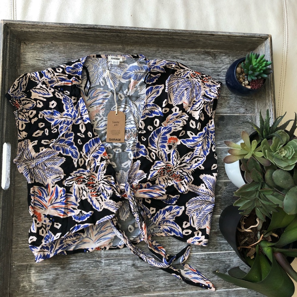 NTW | garage cropped front tie cropped blouse